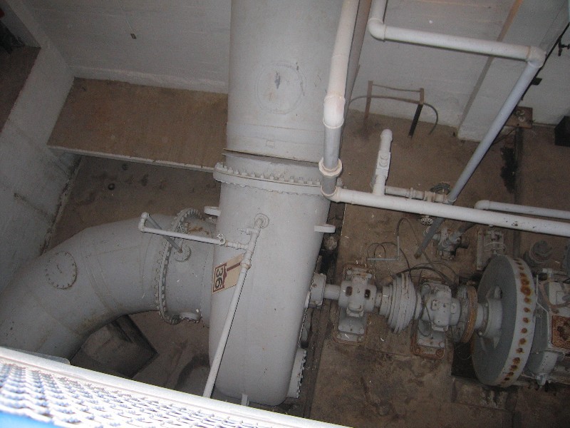 Another pump.  At their peak capacity, all of the Hidalgo pumps move 463,000 gallons per minute.