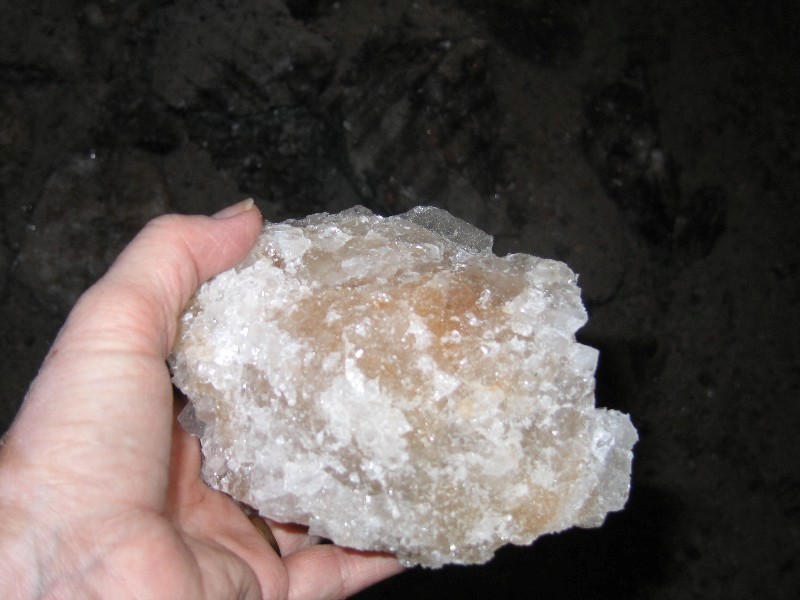 A loose sample of salt 