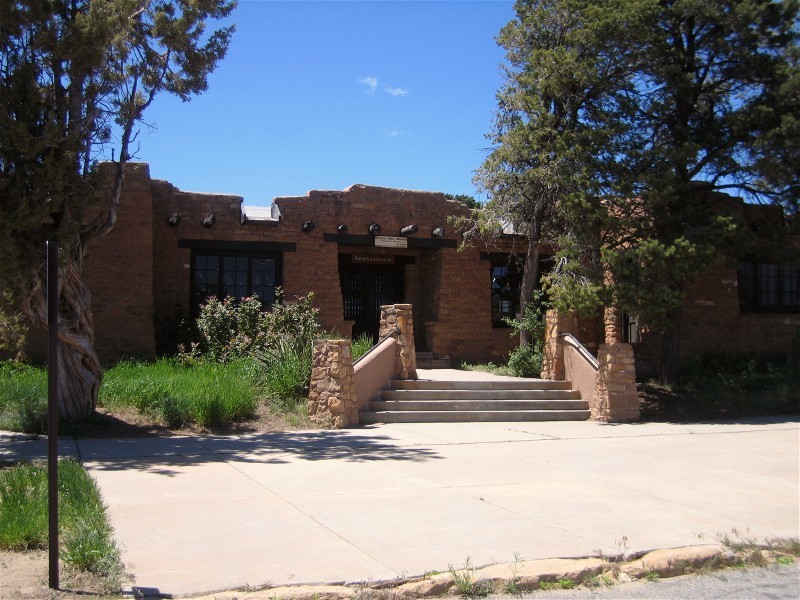 MThe Restaraunt/Gift Shop at the Museum.
